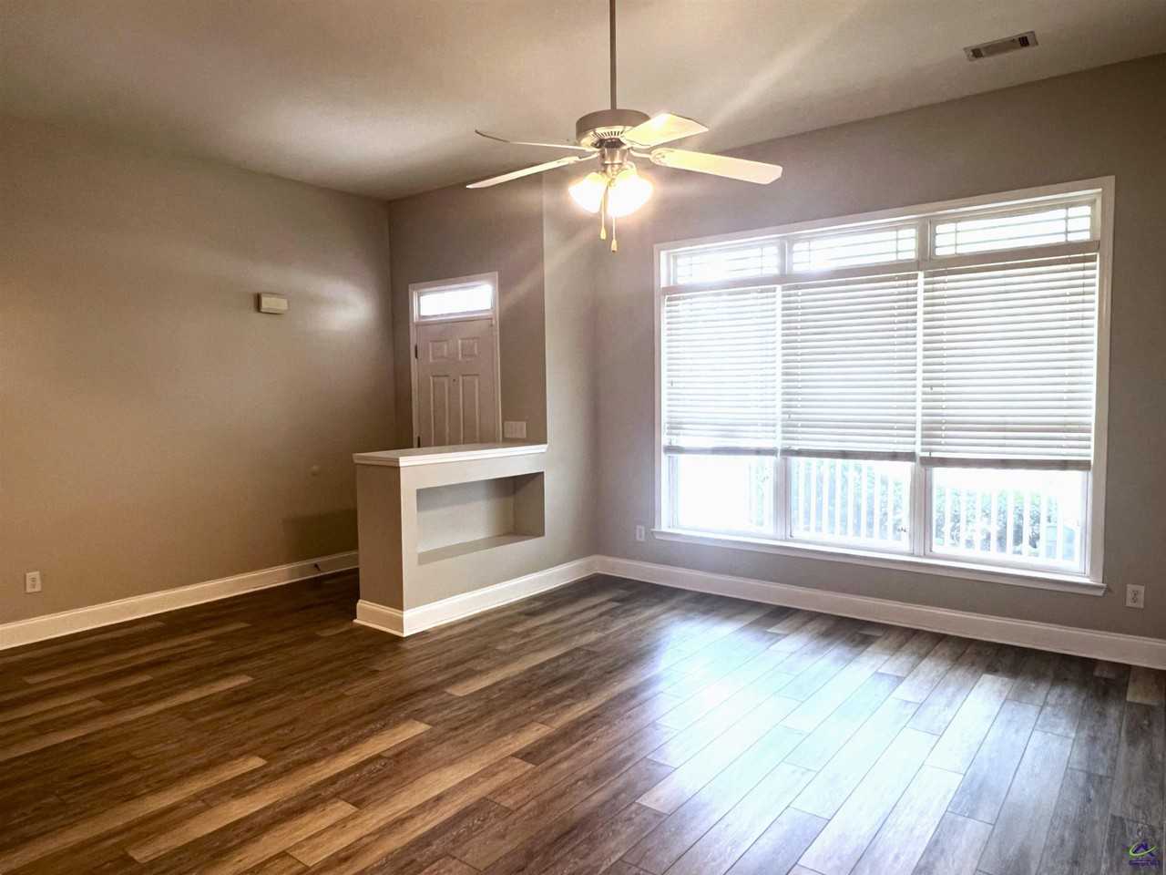 760 Ivy Brook Way - Photo 4 of 32