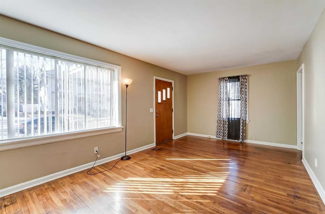 1908 Emerson Ave - Photo 6 of 31