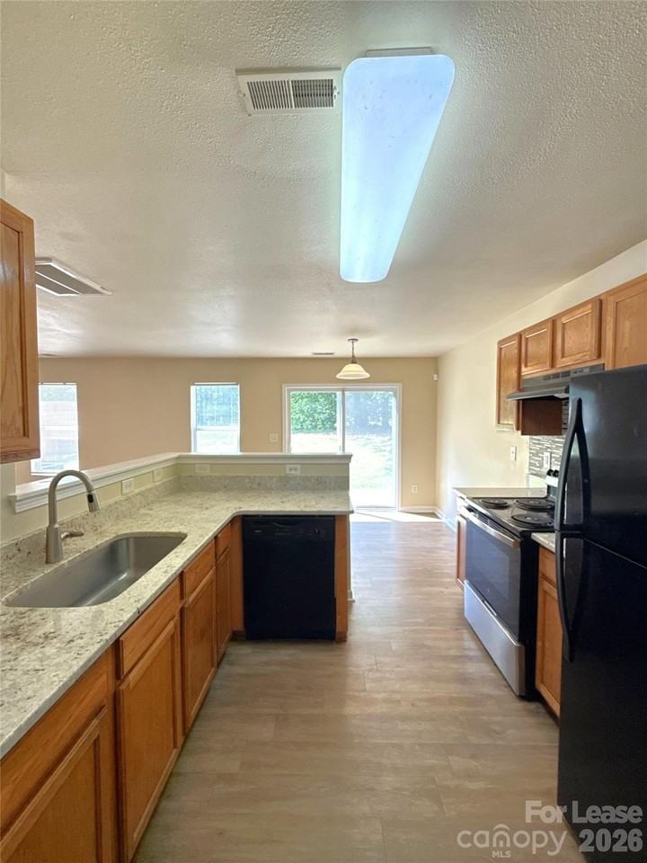 6831 Sunman Rd - Photo 7 of 14