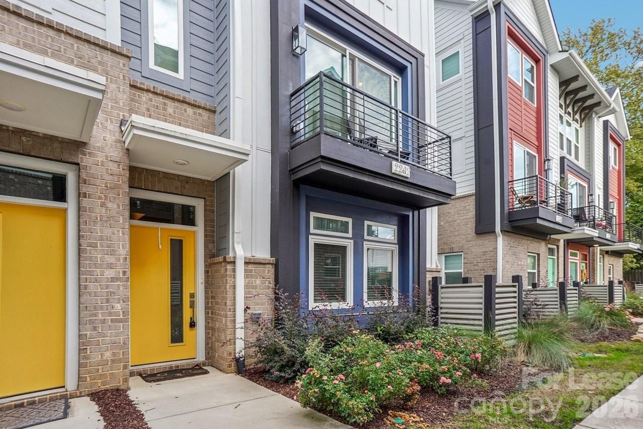 2242 Electric Ln - Photo 2 of 44
