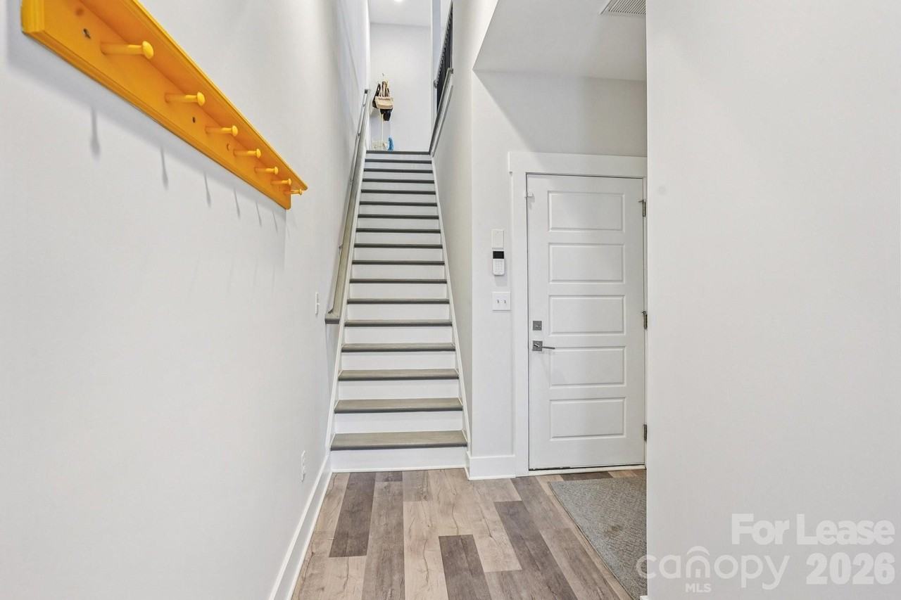 2242 Electric Ln - Photo 4 of 44