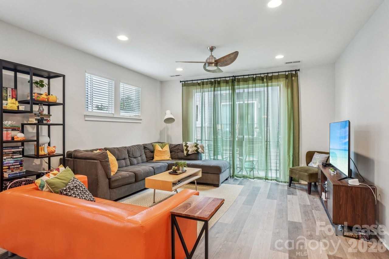 2242 Electric Ln - Photo 7 of 44