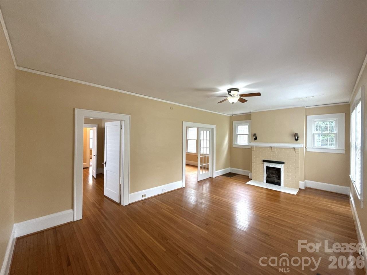420 N Laurel Ave - Photo 2 of 18