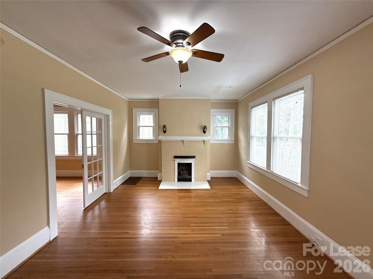 420 N Laurel Ave - Photo 4 of 18
