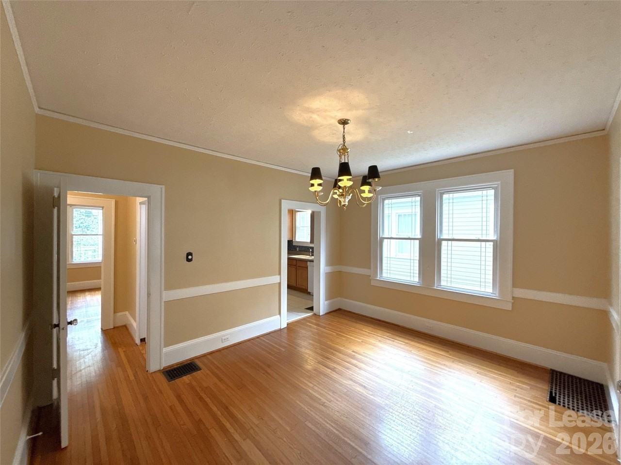 420 N Laurel Ave - Photo 5 of 18