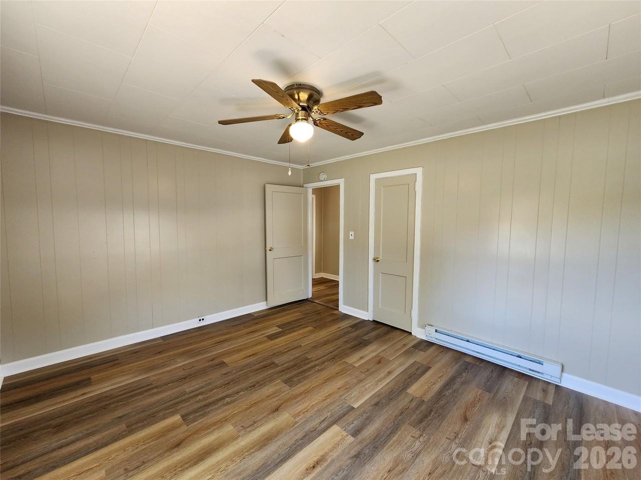 1421 Midlake Rd - Photo 7 of 13