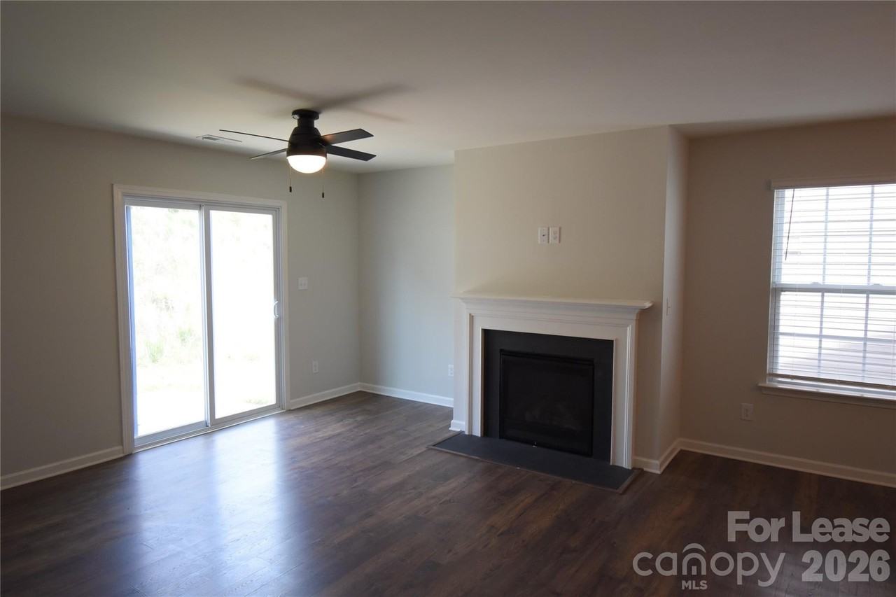 3993 Potts Grove Pl - Photo 5 of 25