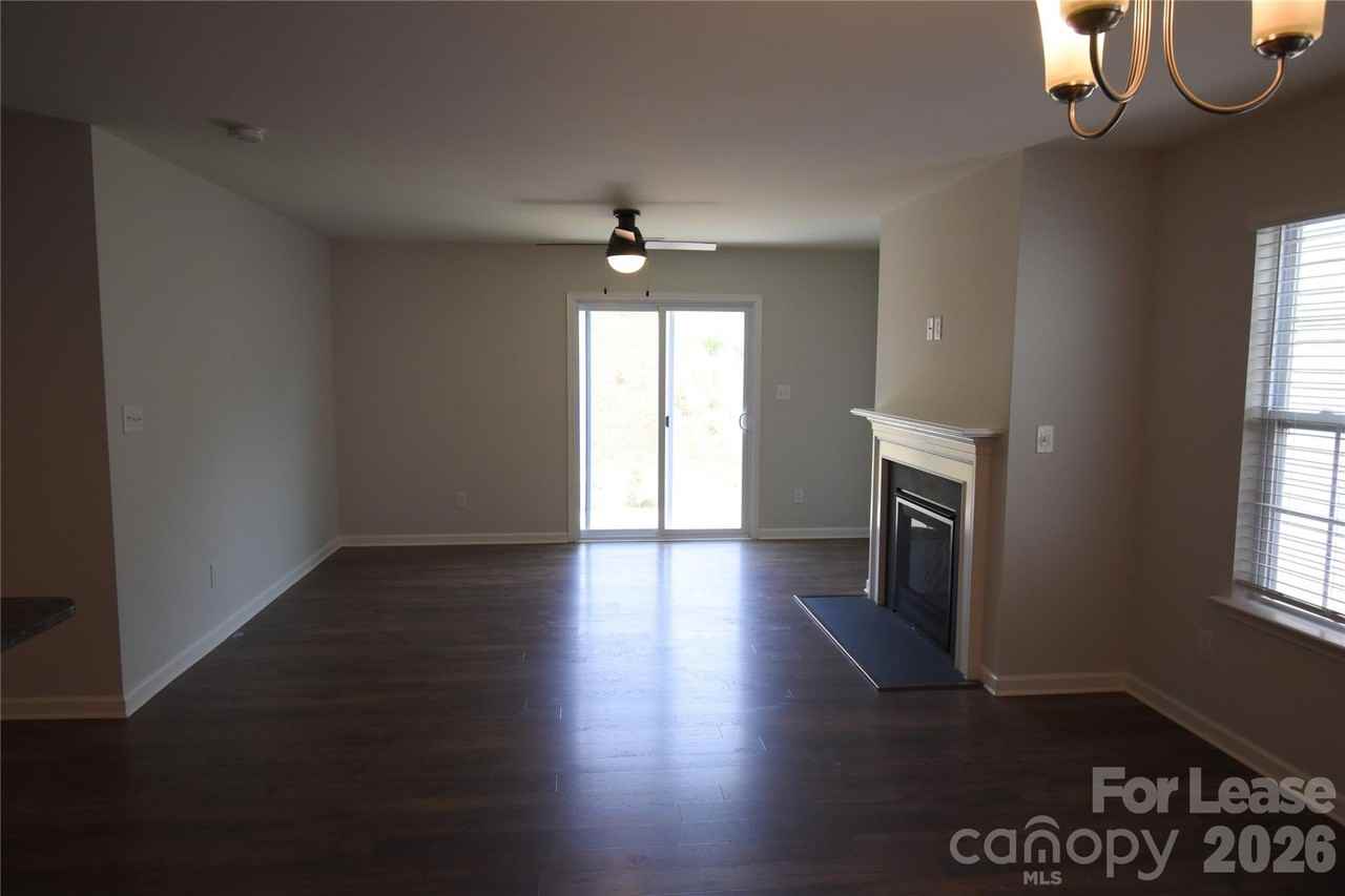 3993 Potts Grove Pl - Photo 6 of 25