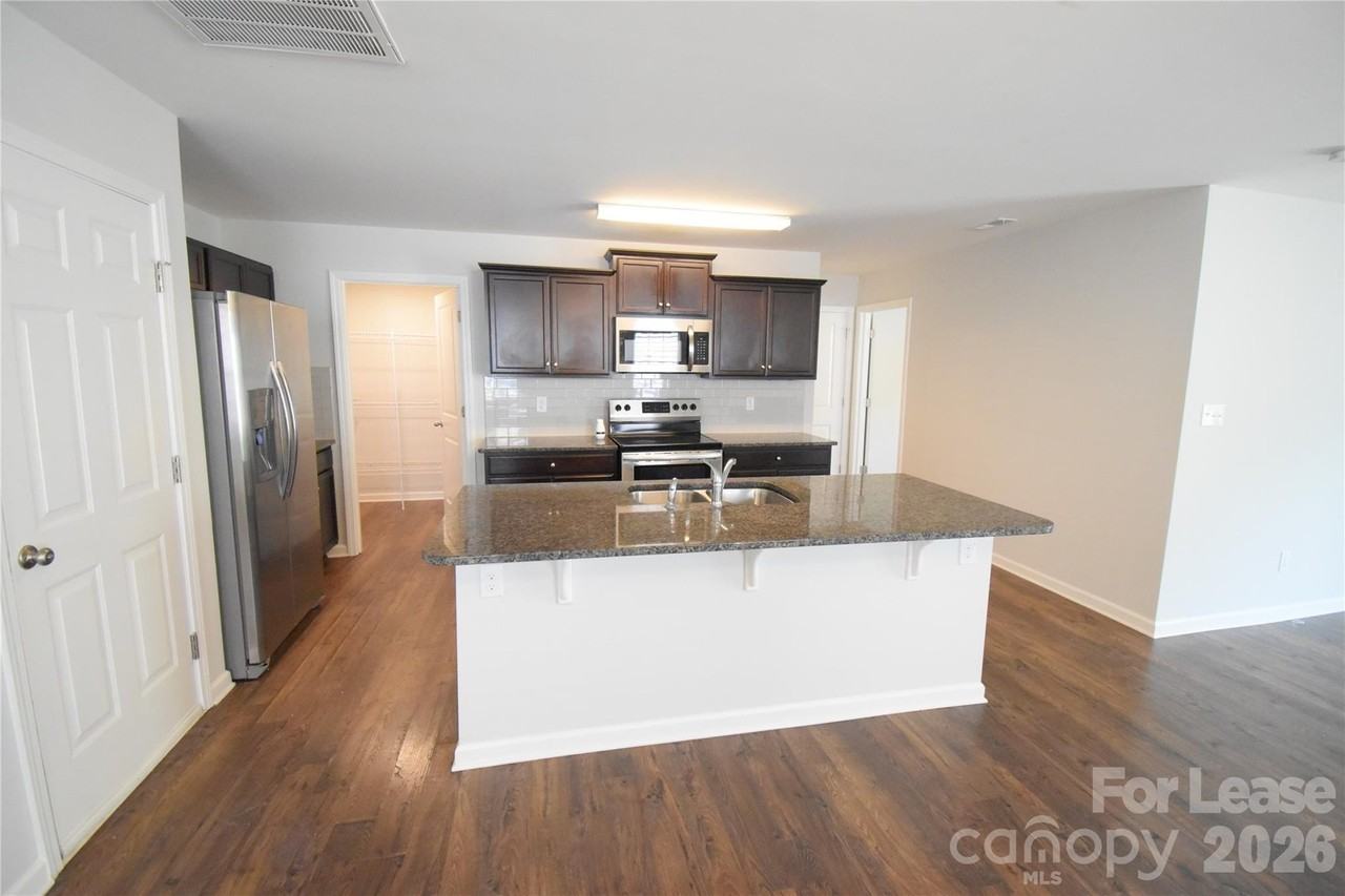 3993 Potts Grove Pl - Photo 7 of 25