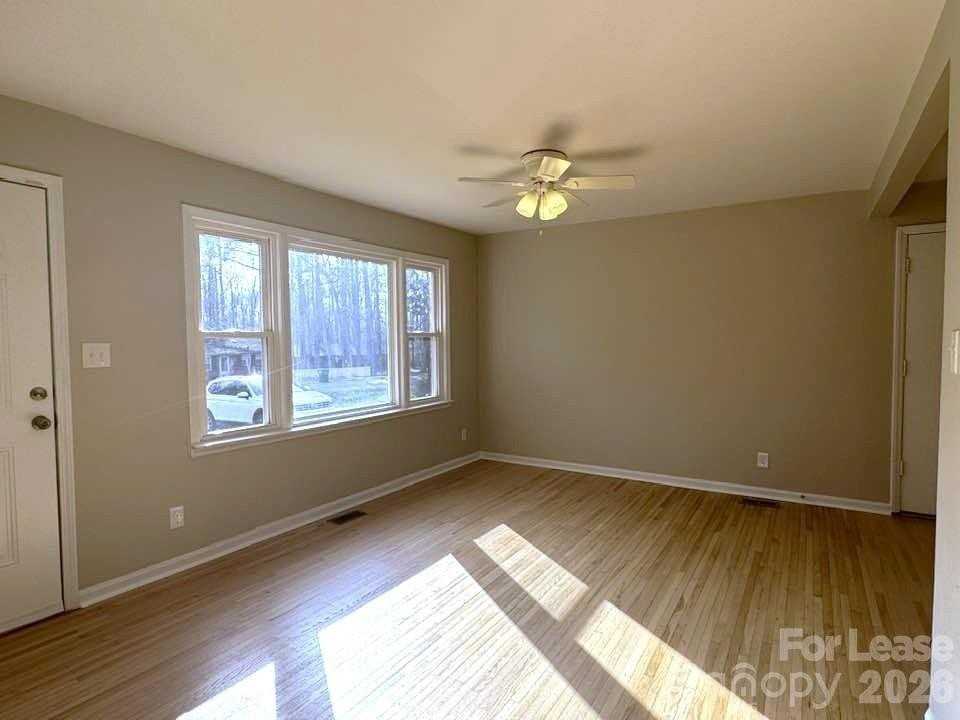 439 Sadie Dr - Photo 5 of 18