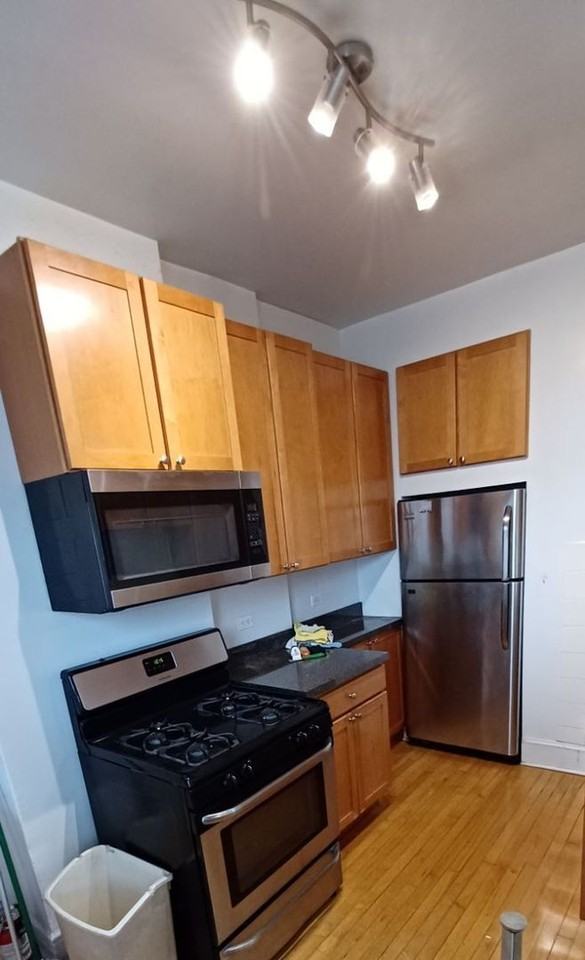 1332-34 W. Granville/6206-10 N. Wayne - Photo 2 of 9