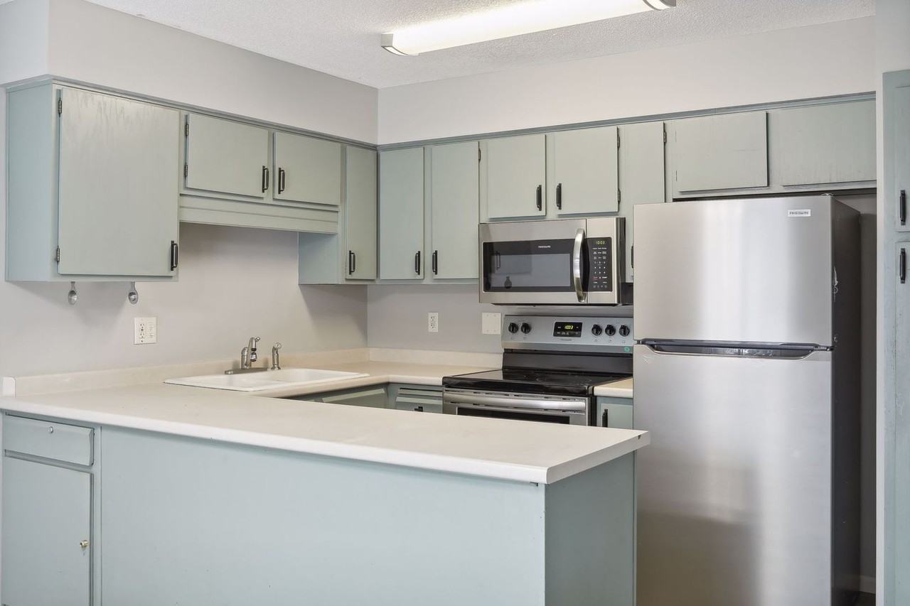 12346 Drake St Nw - Photo 2 of 39
