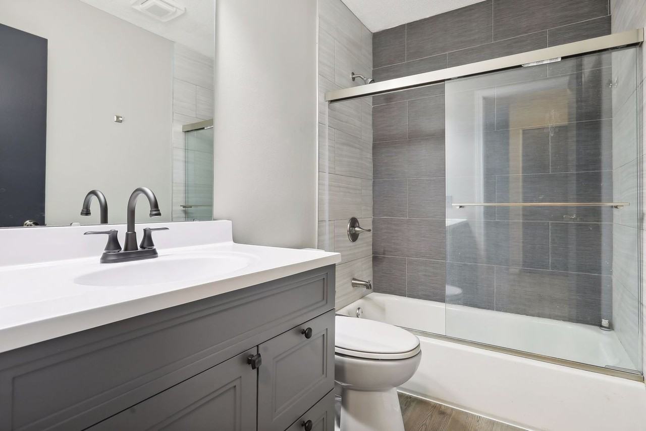 12346 Drake St Nw - Photo 3 of 39