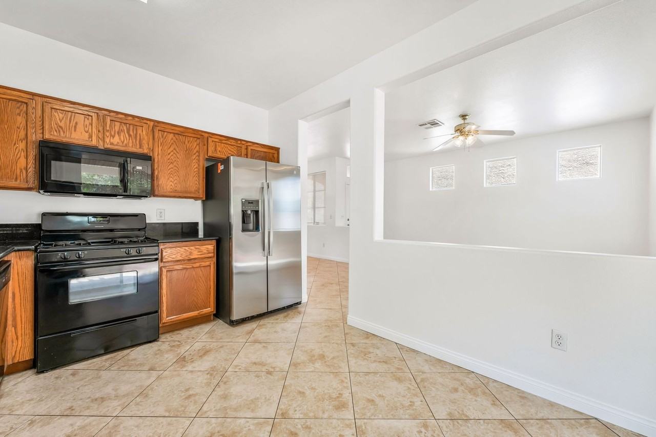 10647 Solar Hawk Ave - Photo 2 of 21