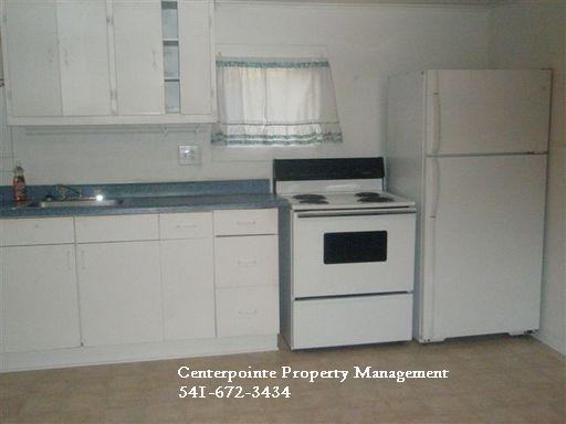 785 Park Hill Ln - Photo 3 of 13