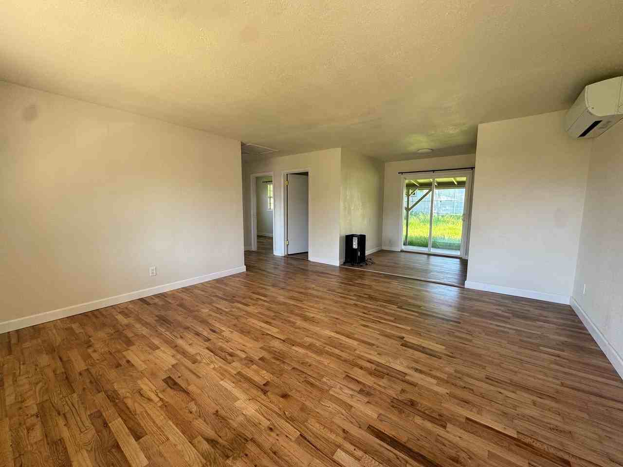 61 Nw Jorgen St - Photo 2 of 13