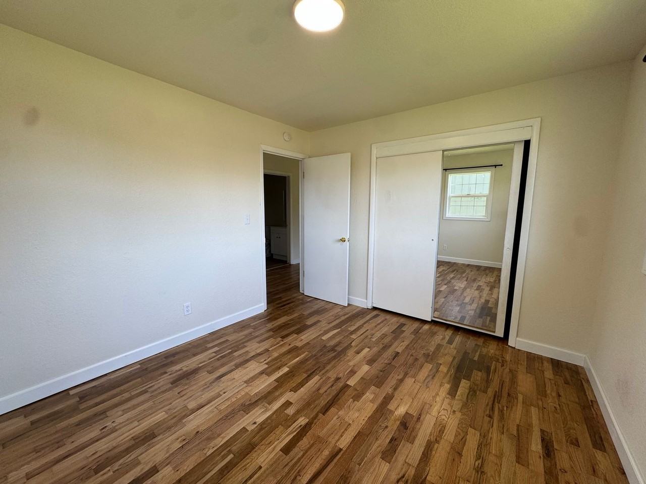 61 Nw Jorgen St - Photo 6 of 13