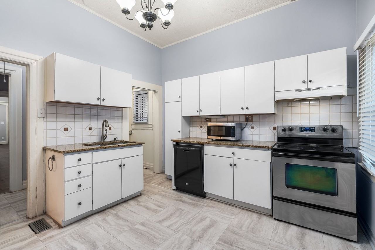 1143 18th Ave S - Photo 6 of 25