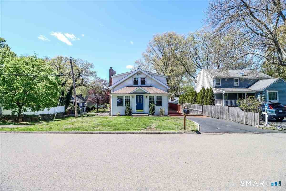 25 Maplewood Ave - Photo 2 of 32