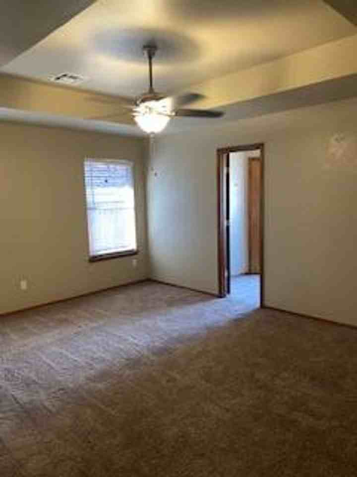 2021 Cedar Meadow Ln - Photo 5 of 7