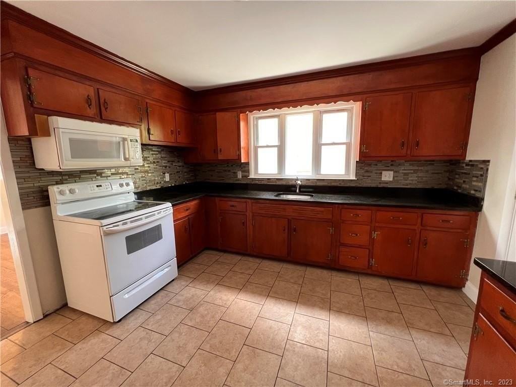 53 Pixlee Pl #2ndFL - Photo 5 of 19