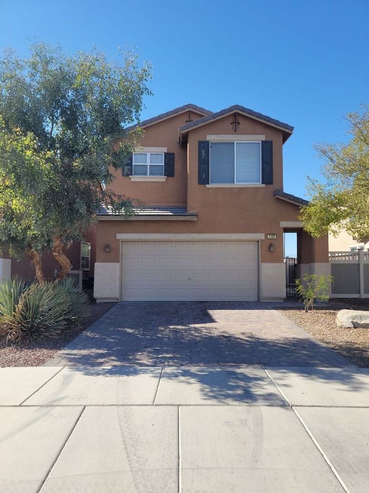 1137 Cactus Rock St - Photo 2 of 45