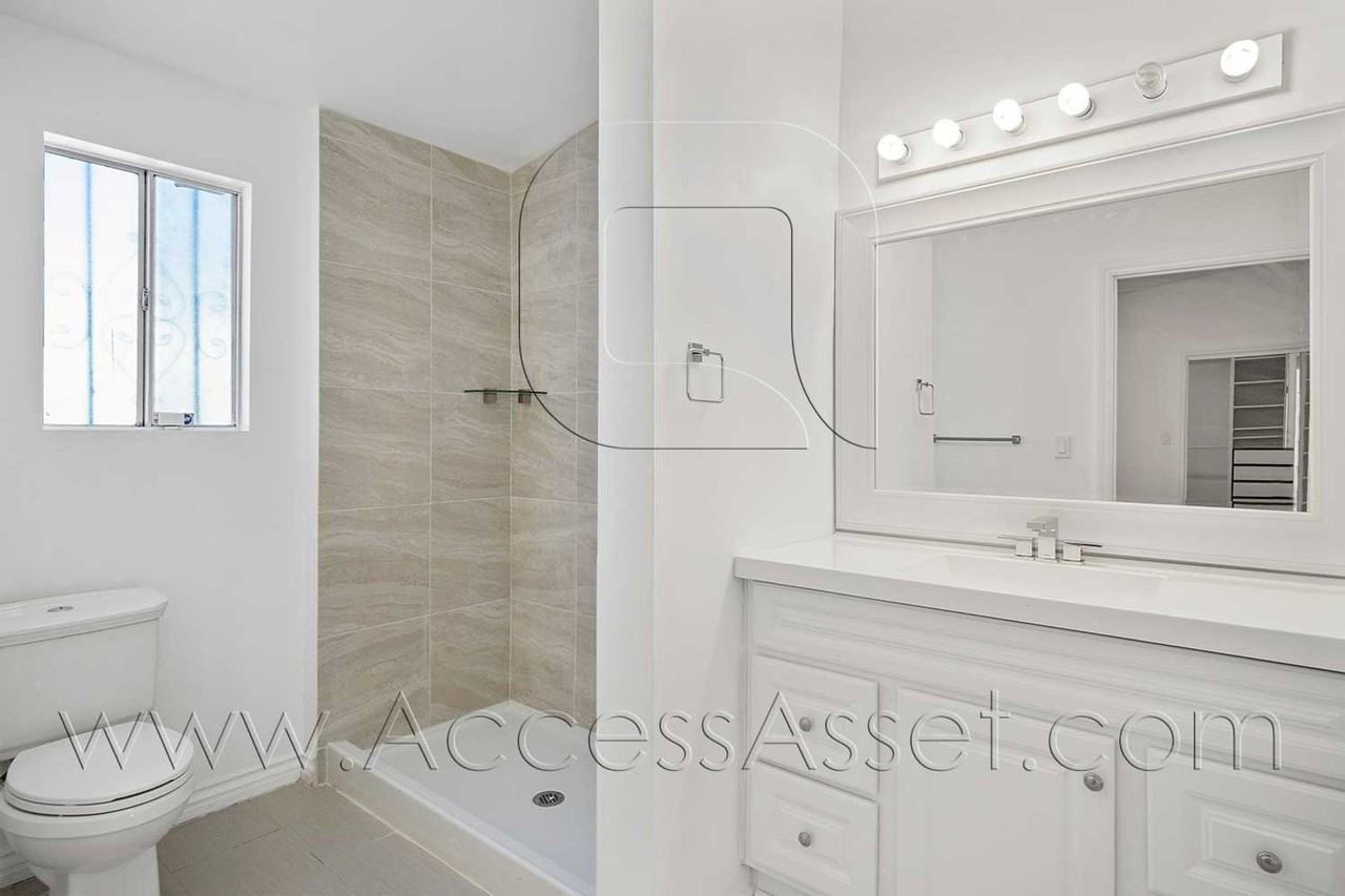 4239 W 179th St - Photo 4 of 36