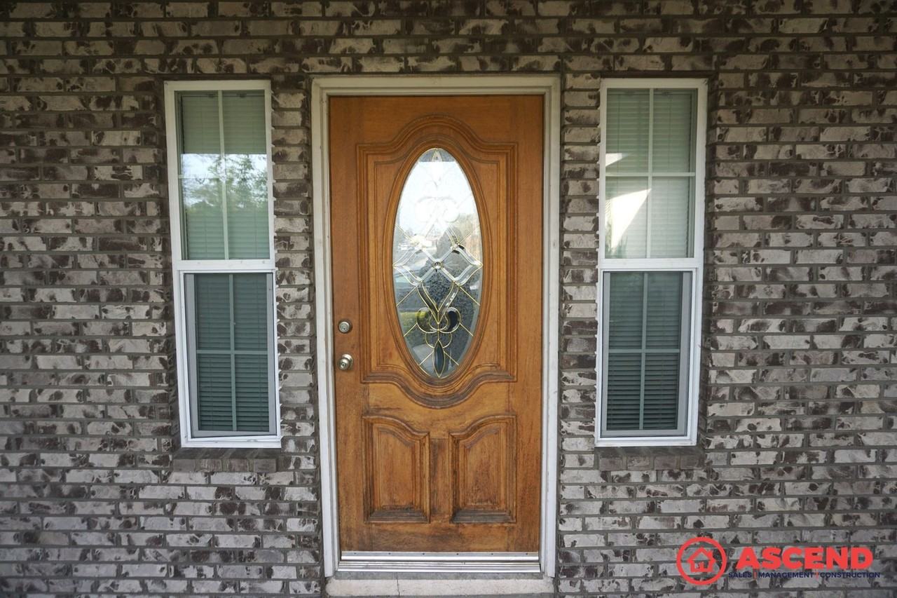 11703 Hyperion Ave - Photo 2 of 12