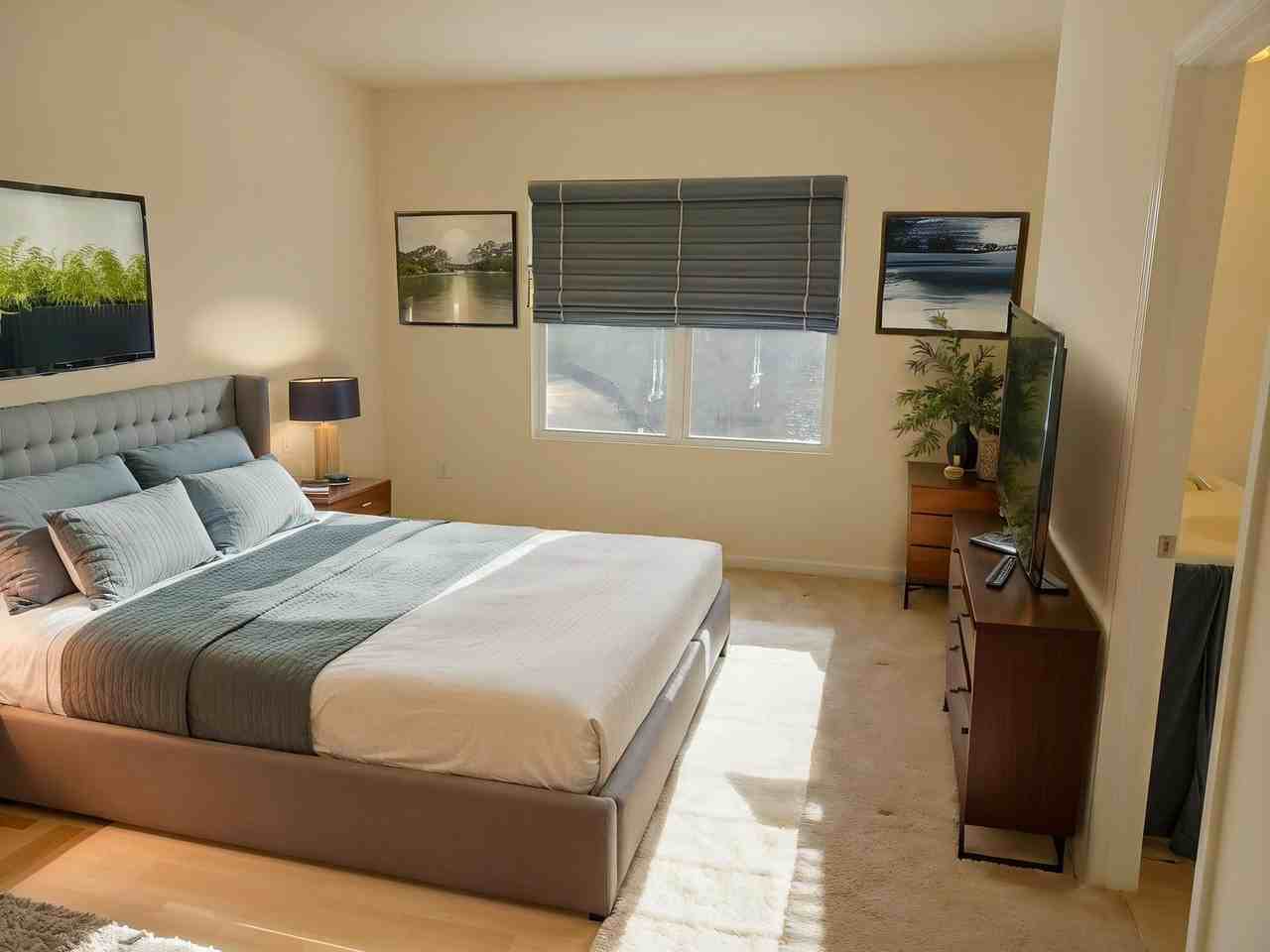 1056 Historic Cir - Photo 4 of 27