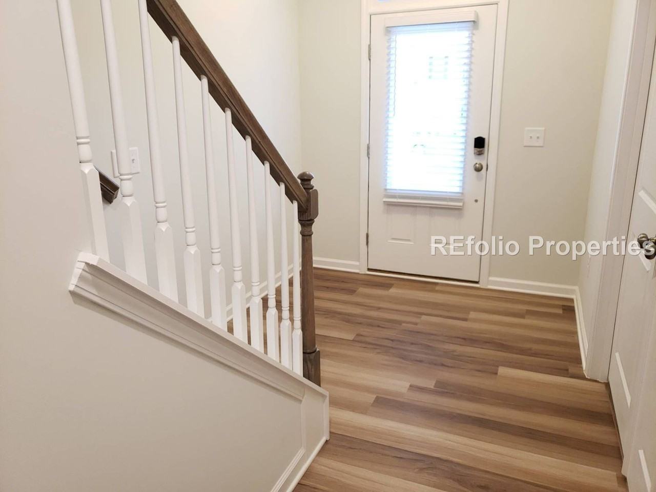 2927 Great Lawn Rd - Photo 6 of 28