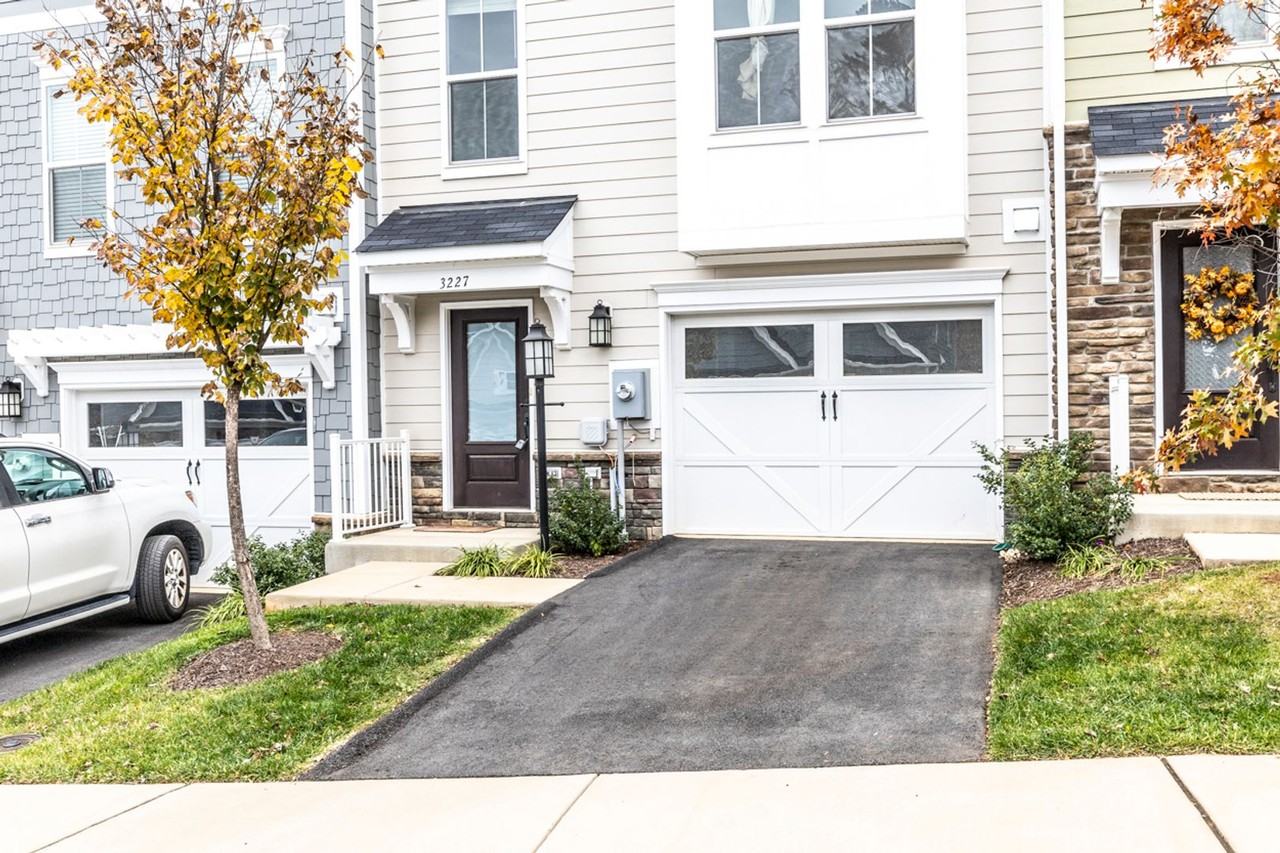 3227 Bergen St - Photo 2 of 27
