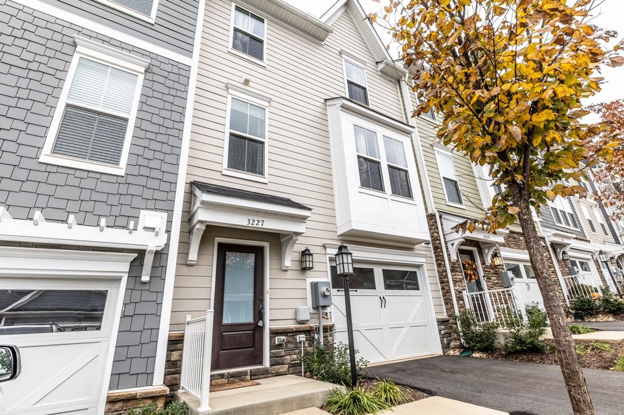 3227 Bergen St - Photo 4 of 27