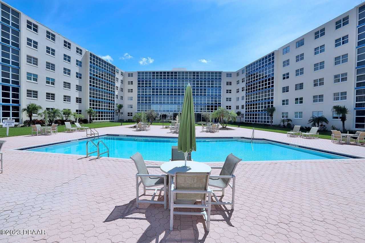 1224 S Peninsula Dr #102