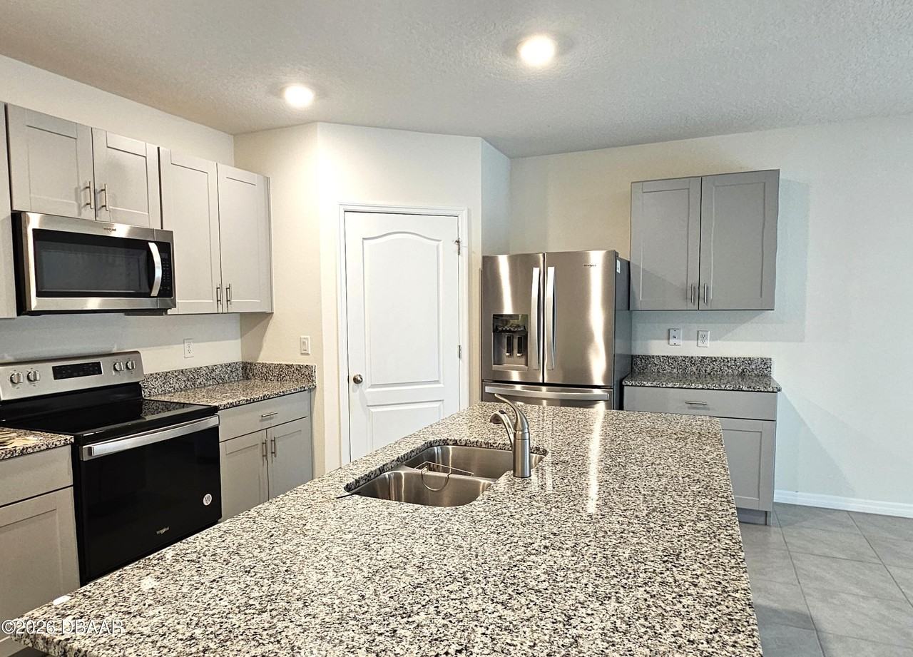188 Birch Tree Pl - Photo 3 of 15
