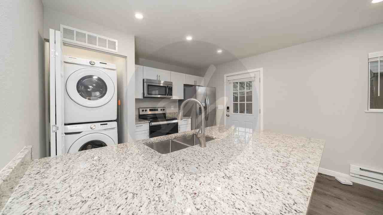 726 E Costilla St - Photo 4 of 11
