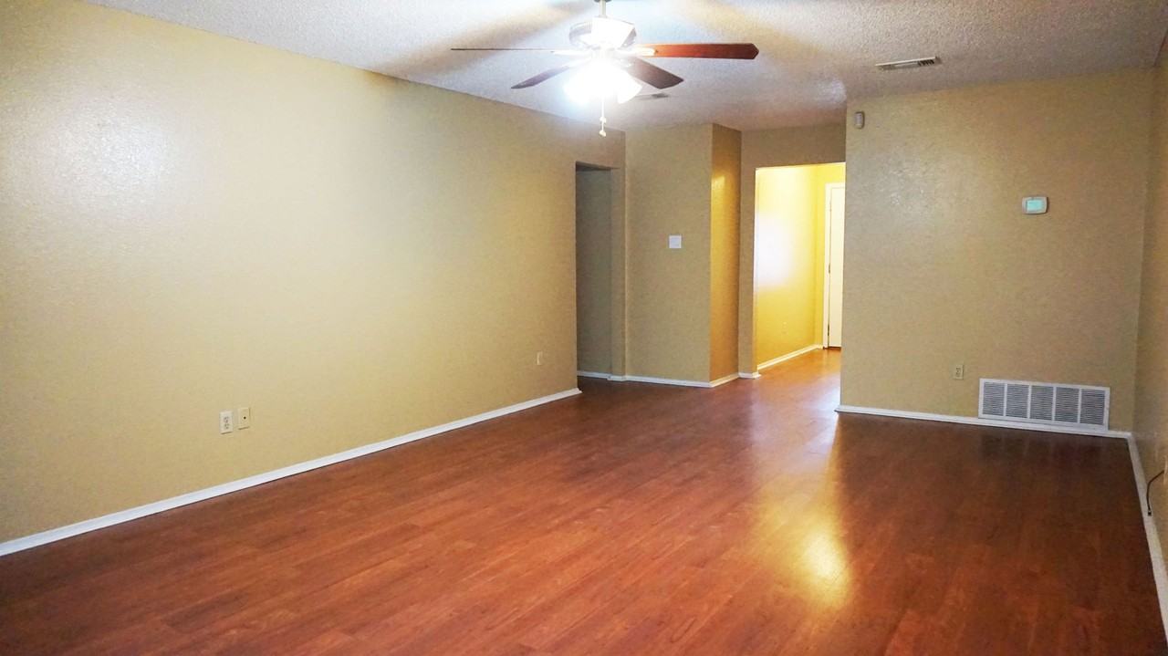 2806 Derby Dr - Photo 4 of 19