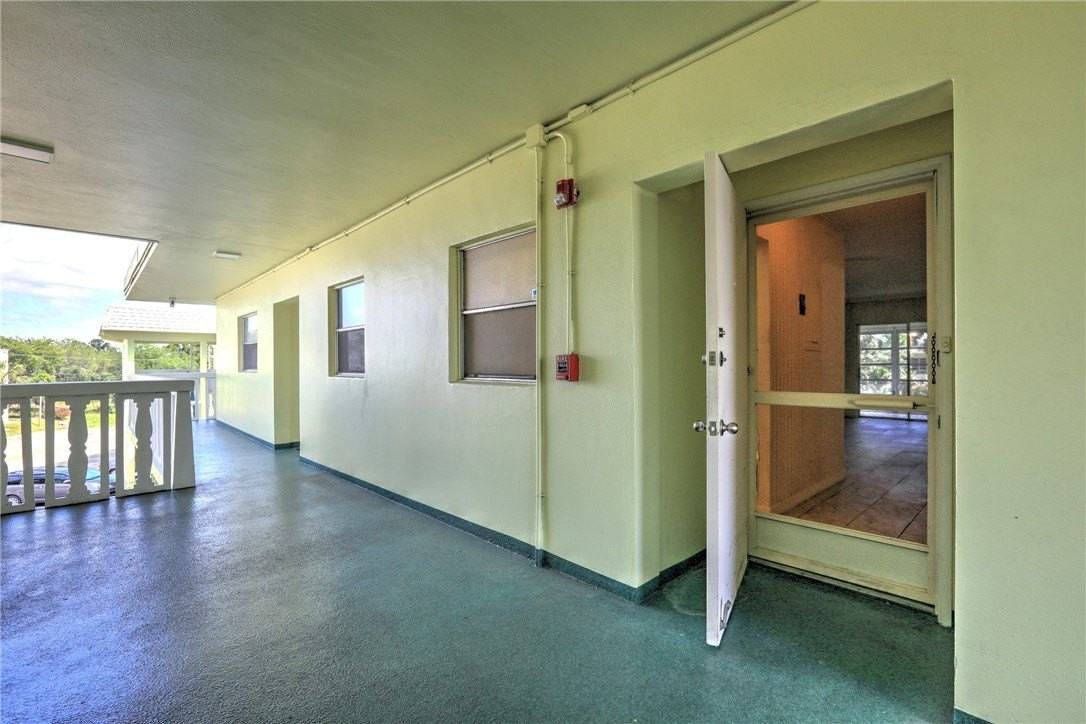 1100 Ponce De Leon Cir - Photo 4 of 36