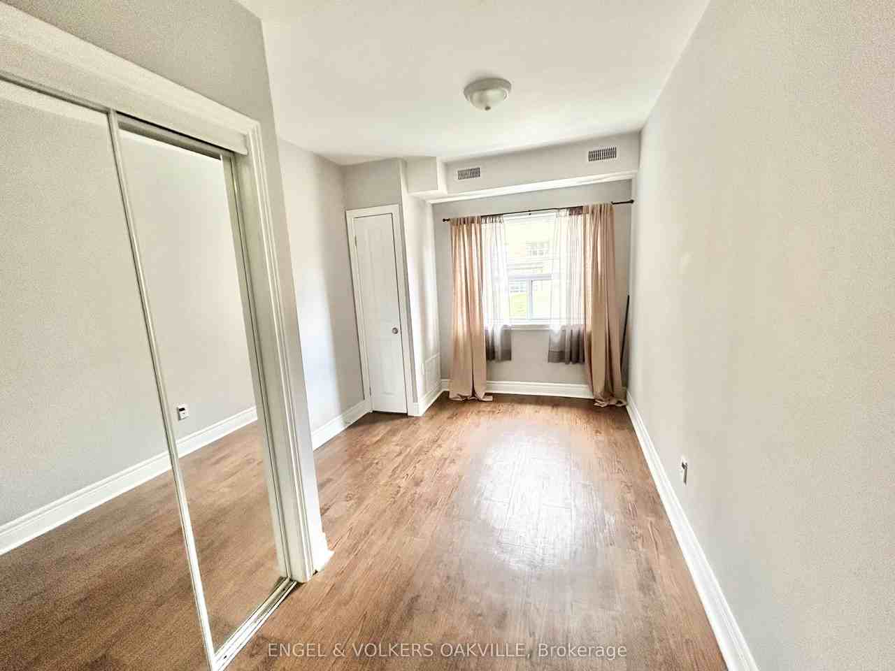 15 Thirty Third Street 109 - Photo 5 of 6