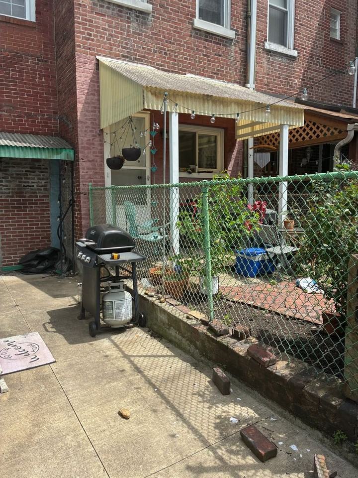 4416 Plummer St - Photo 5 of 12