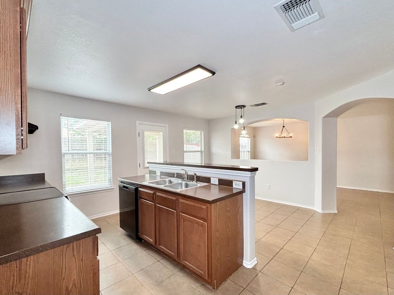 6426 Royal Rdg - Photo 6 of 22