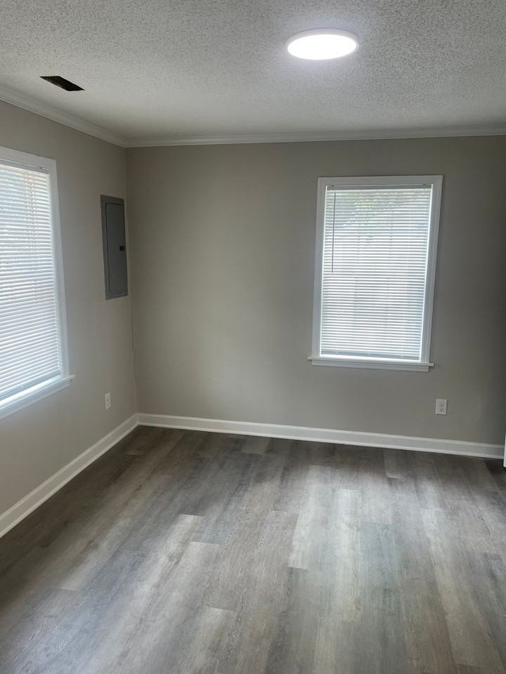 2040 Thurmond St - Photo 3 of 14