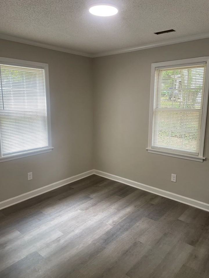 2040 Thurmond St - Photo 7 of 14