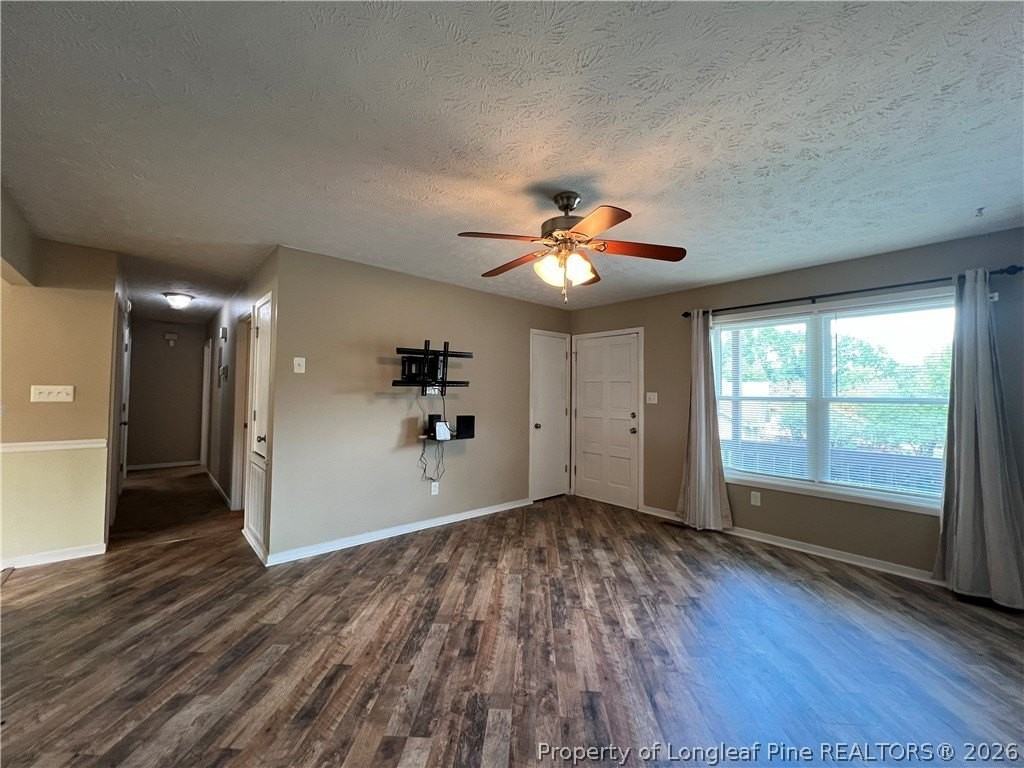 420 Mangum Ct - Photo 3 of 16