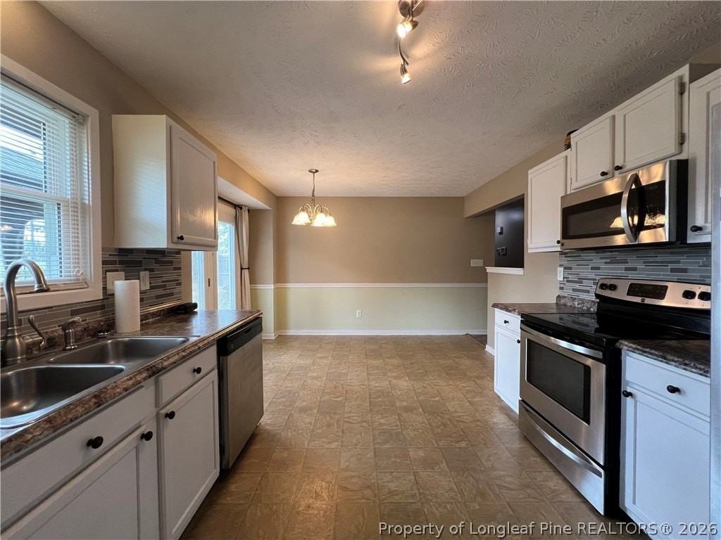 420 Mangum Ct - Photo 5 of 16