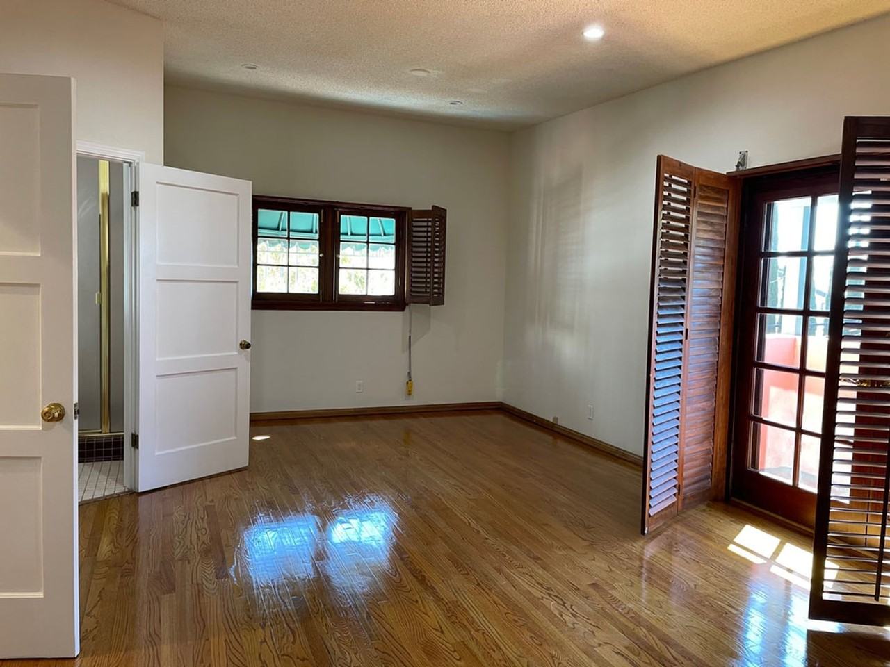 10808 Ashton Ave - Photo 4 of 27