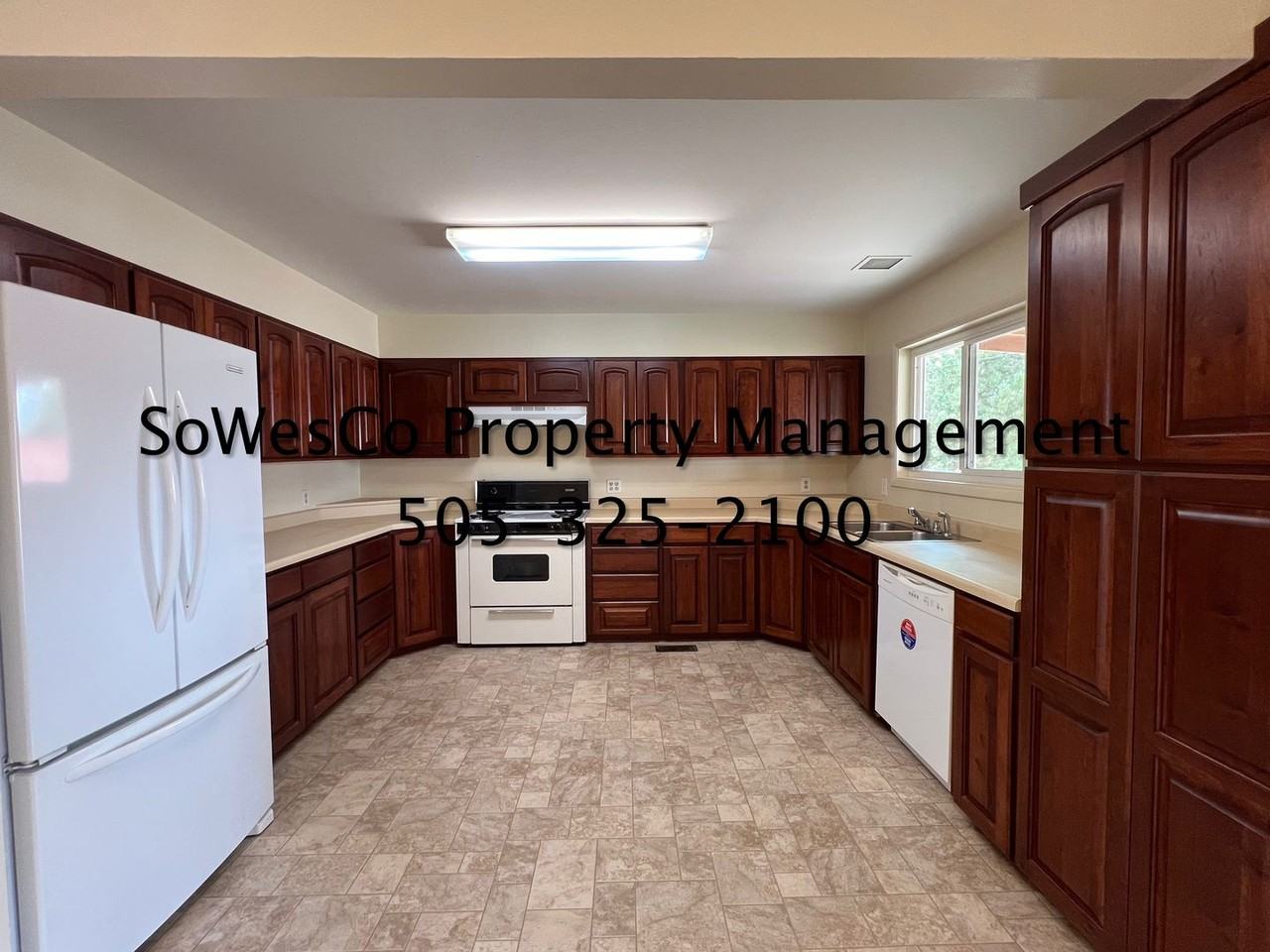 1507 Zuni Dr - Photo 3 of 14