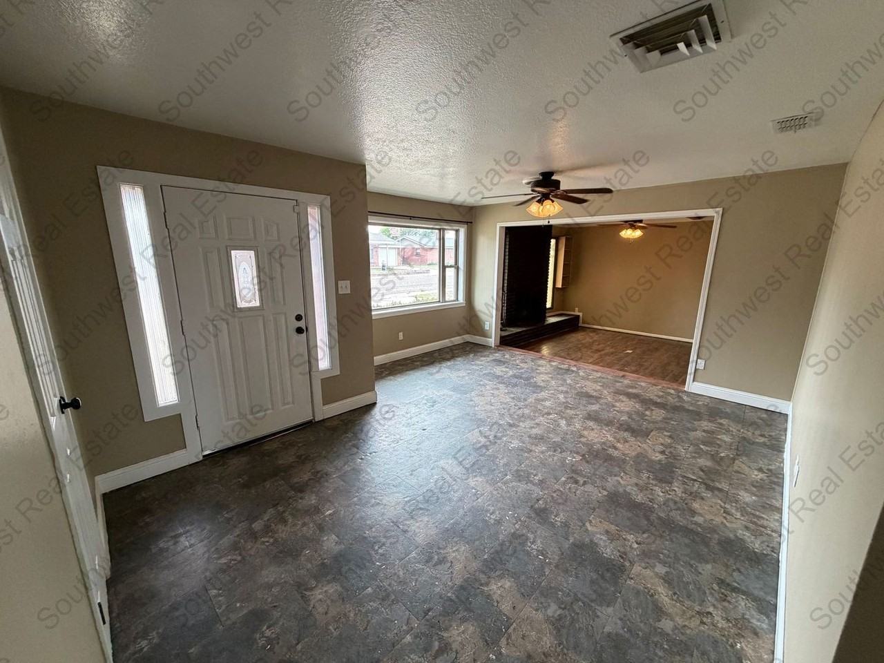 228 Oklahoma Dr - Photo 3 of 16