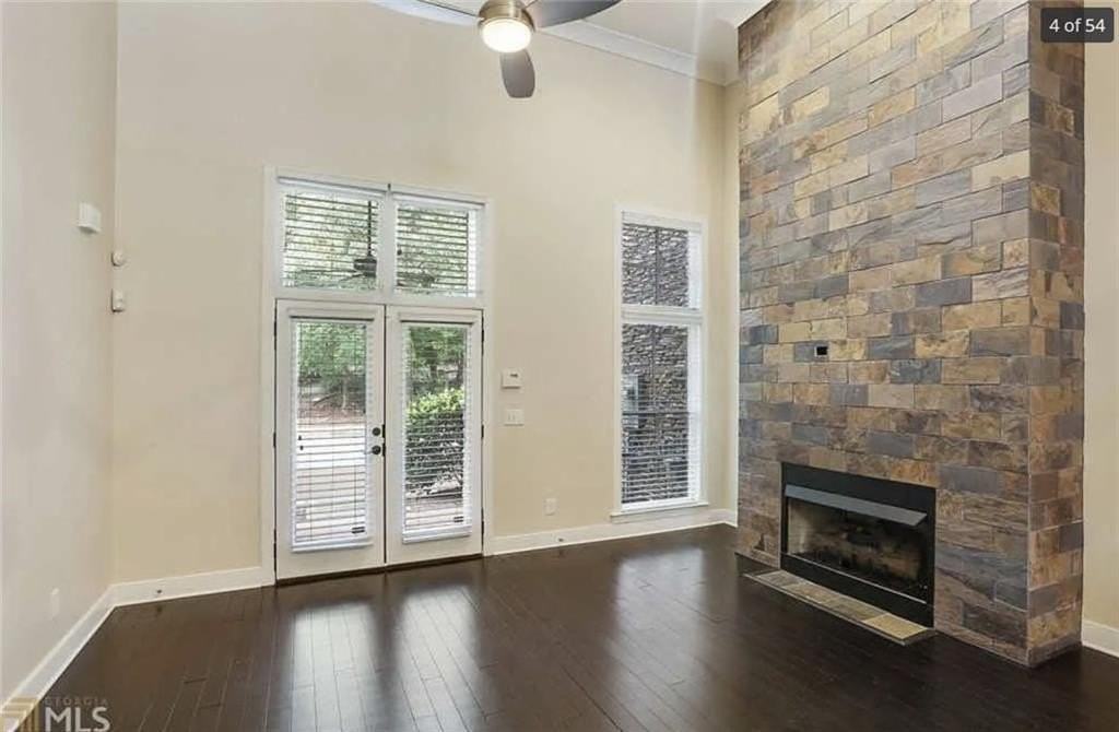255 Southerland Ter Ne #104 - Photo 3 of 8