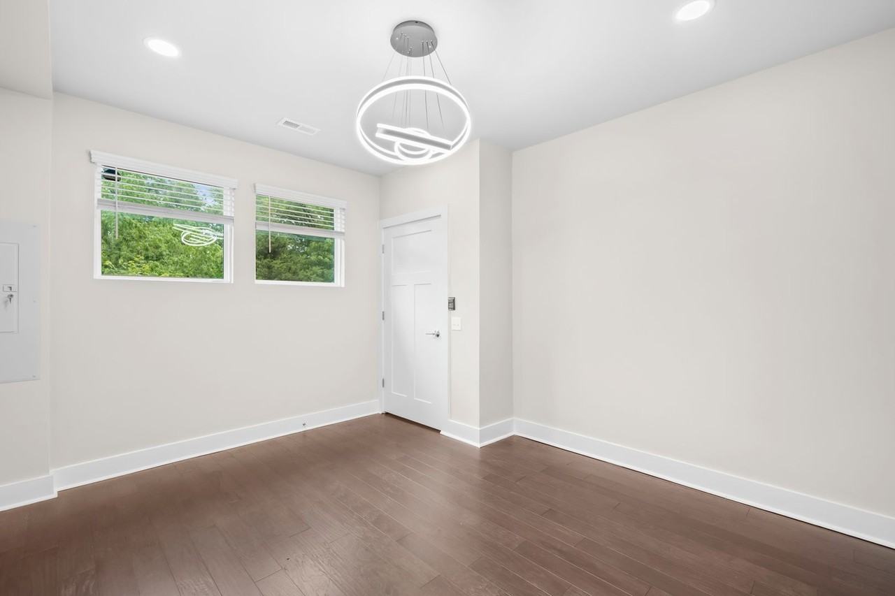 239 Uptown West Dr - Photo 6 of 27