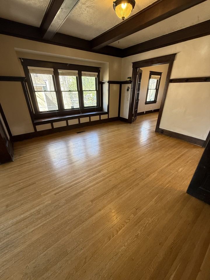 521 6th Ave N #1 - Photo 4 of 26